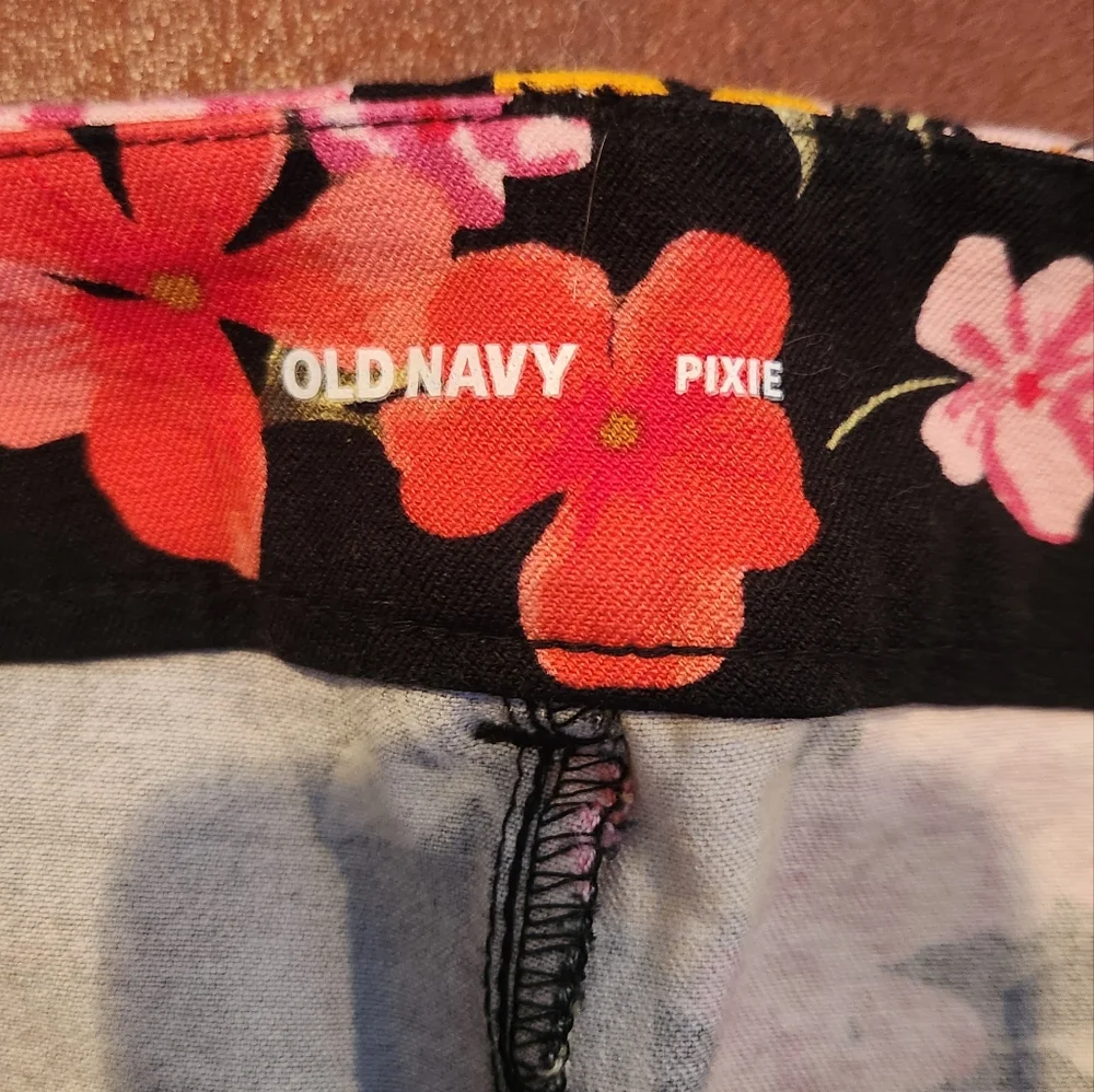 Old Navy Pixie Floral Pants - Picture 6 of 10